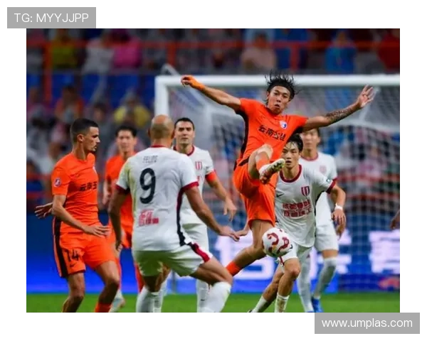 中超争冠组局势紧张，各球队表现稳健争夺冠军机遇